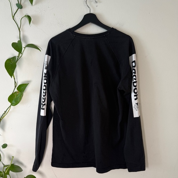 Reebok Classic Black Tee - Large Graphic Tee - Picture 1 of 7